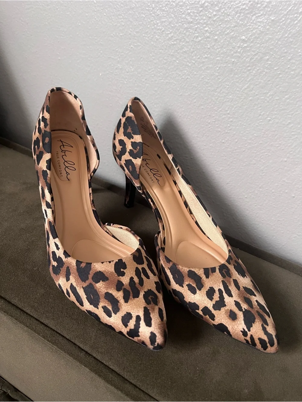 Abella chic pointed